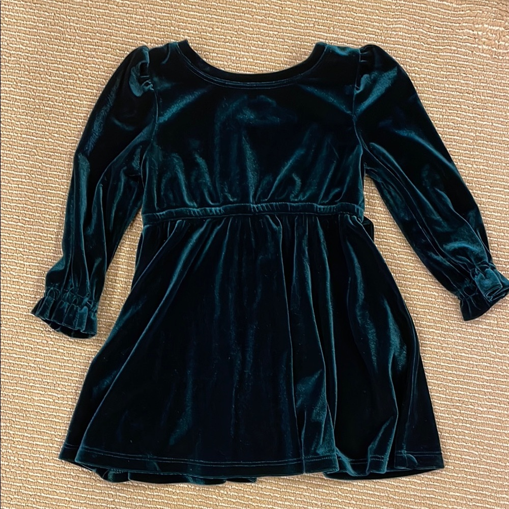 Green velvet dress-perfect for the holidays!